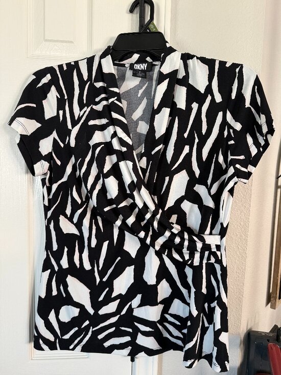 DKNY Women's Blouse Size L - Picture 1 of 2